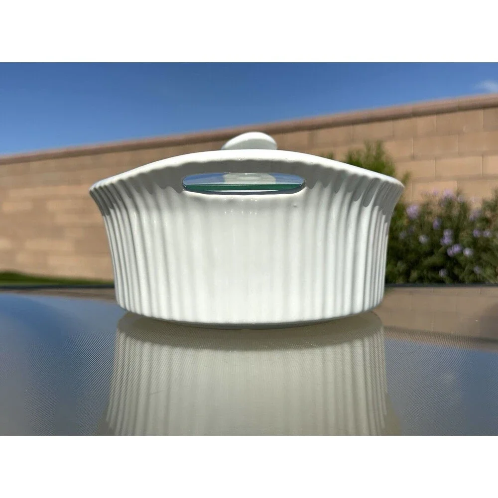 VTG Corning Ware French White 2.5 Qt/2.3 L Casserole Dish Handles With Lid